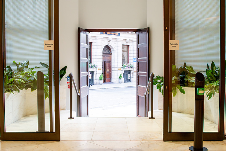 Oil & Gas Trading, Moorgate (6)