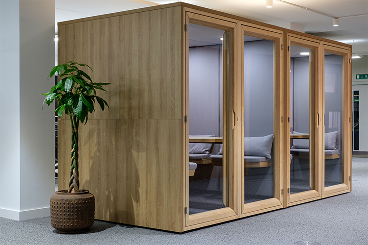 Travel Agency, Angel (1)