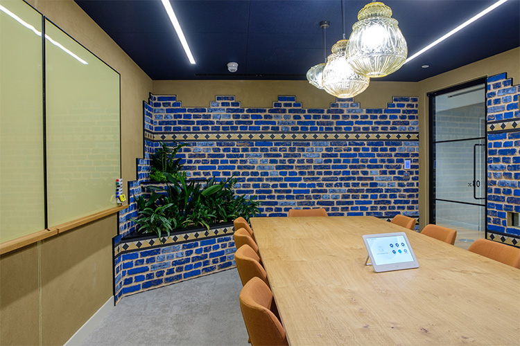 Travel Agency, Angel (7)