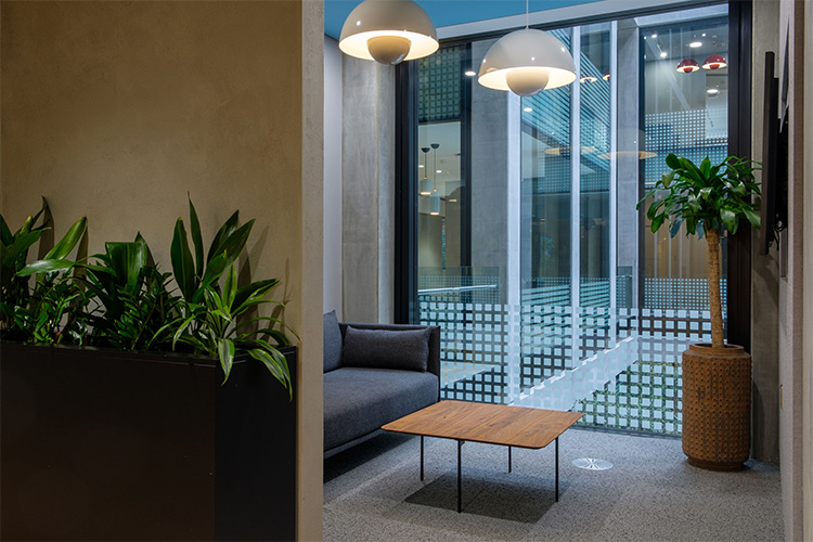 Travel Agency, Angel (8)